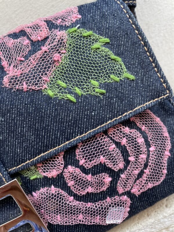 Fendi Baguette in Denim con Ricami - immagine 16