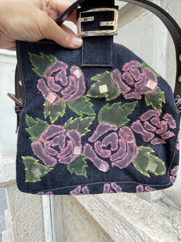 Fendi Baguette in Denim con Ricami - immagine 10