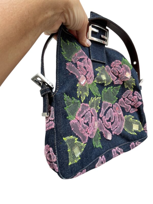 Fendi Baguette in Denim con Ricami - immagine 2